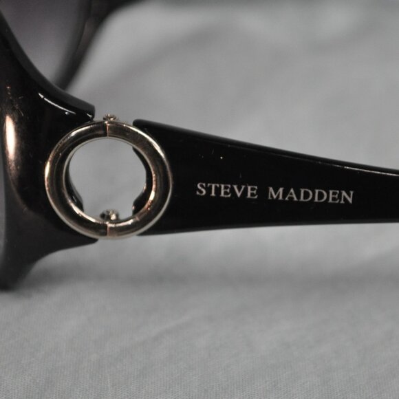 lot of 4 pairs bundle sunglasses MUDD & steve madden (247) main image 5